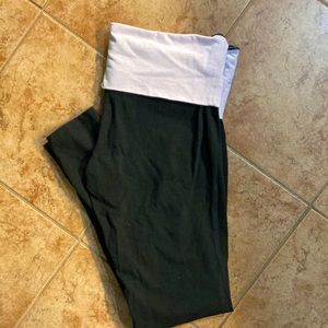 Victoria’s Secret Incredible Essential Leggings